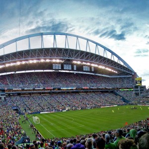 开云：争议风暴！C罗中东足球奖三连冠引哗然，零冠赛季压本泽马，球迷付费投票疑云笼罩足坛