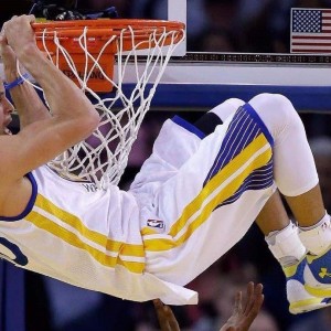 开云官网|U23国足生死战首发阵容公布，安东尼奥调整两人，杨希先发王钰栋率队出击